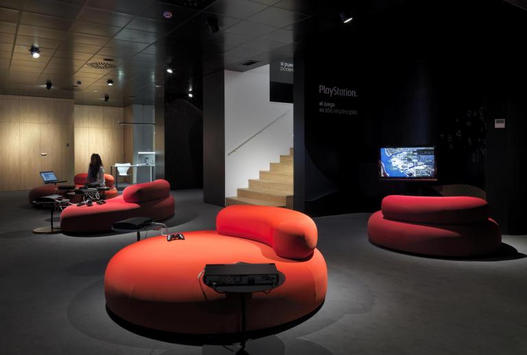 Pojecte d'interiorisme comercial a Sony Style, Madrid