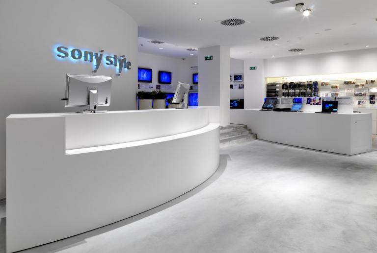 Proyecto de ineriorismo comercial en tienda Sony Style, Madrid