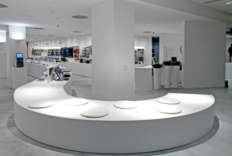 Proyecto de ineriorismo comercial en tienda Sony Style, Madrid