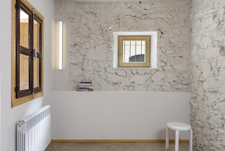 Reforma y ampliación de una casa en el Priorat
