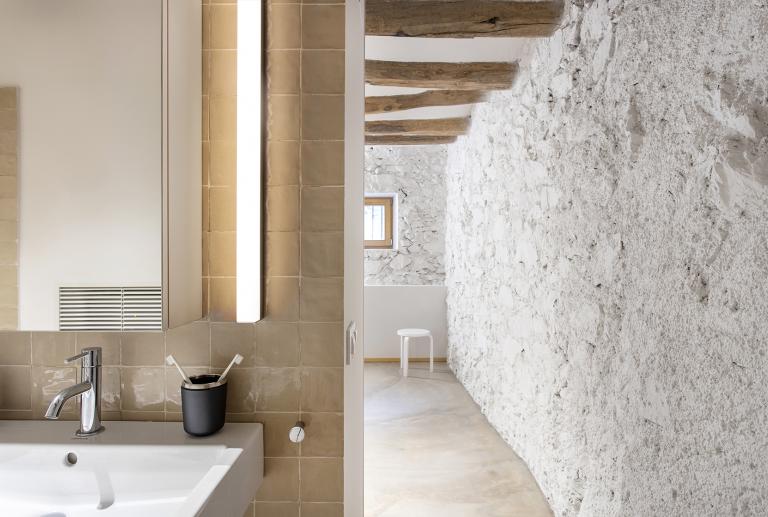 Reforma y ampliación de una casa en el Priorat